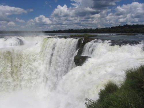 Iguazu – two countries, water, birds and paperwork